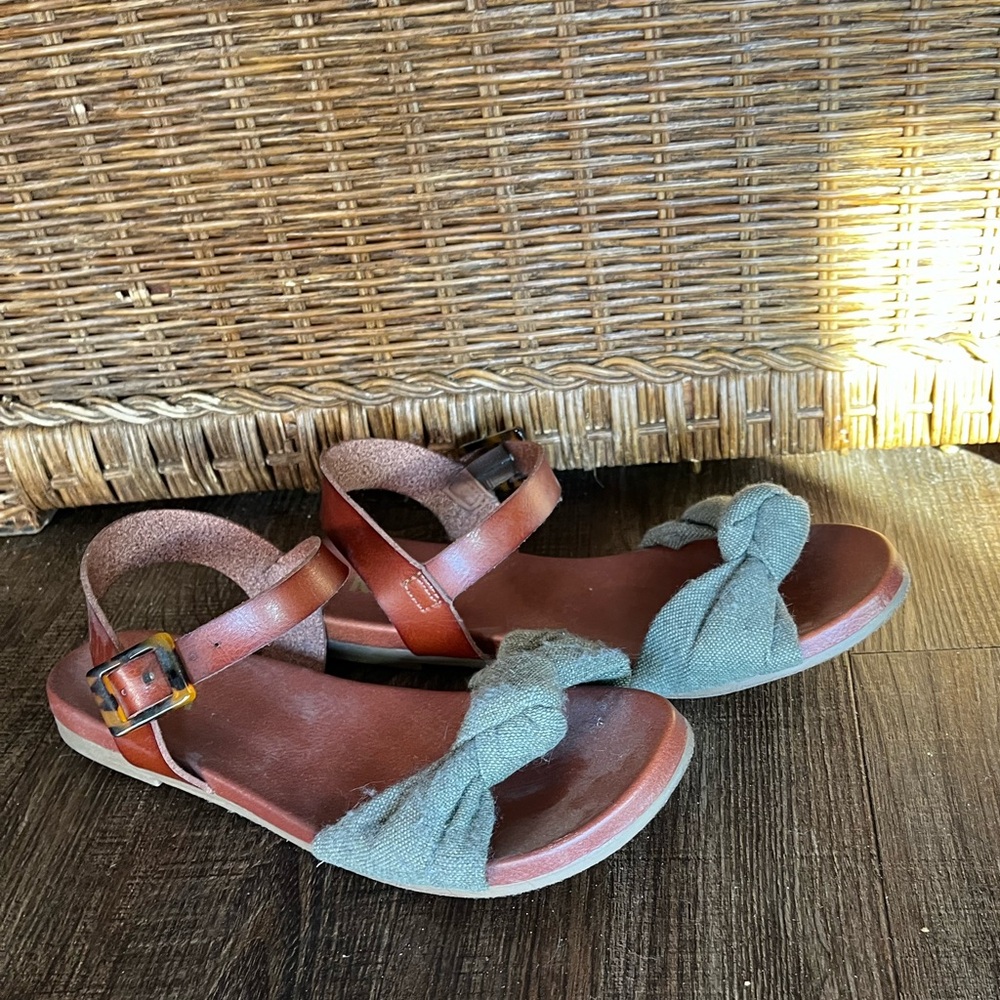 Olive Flats